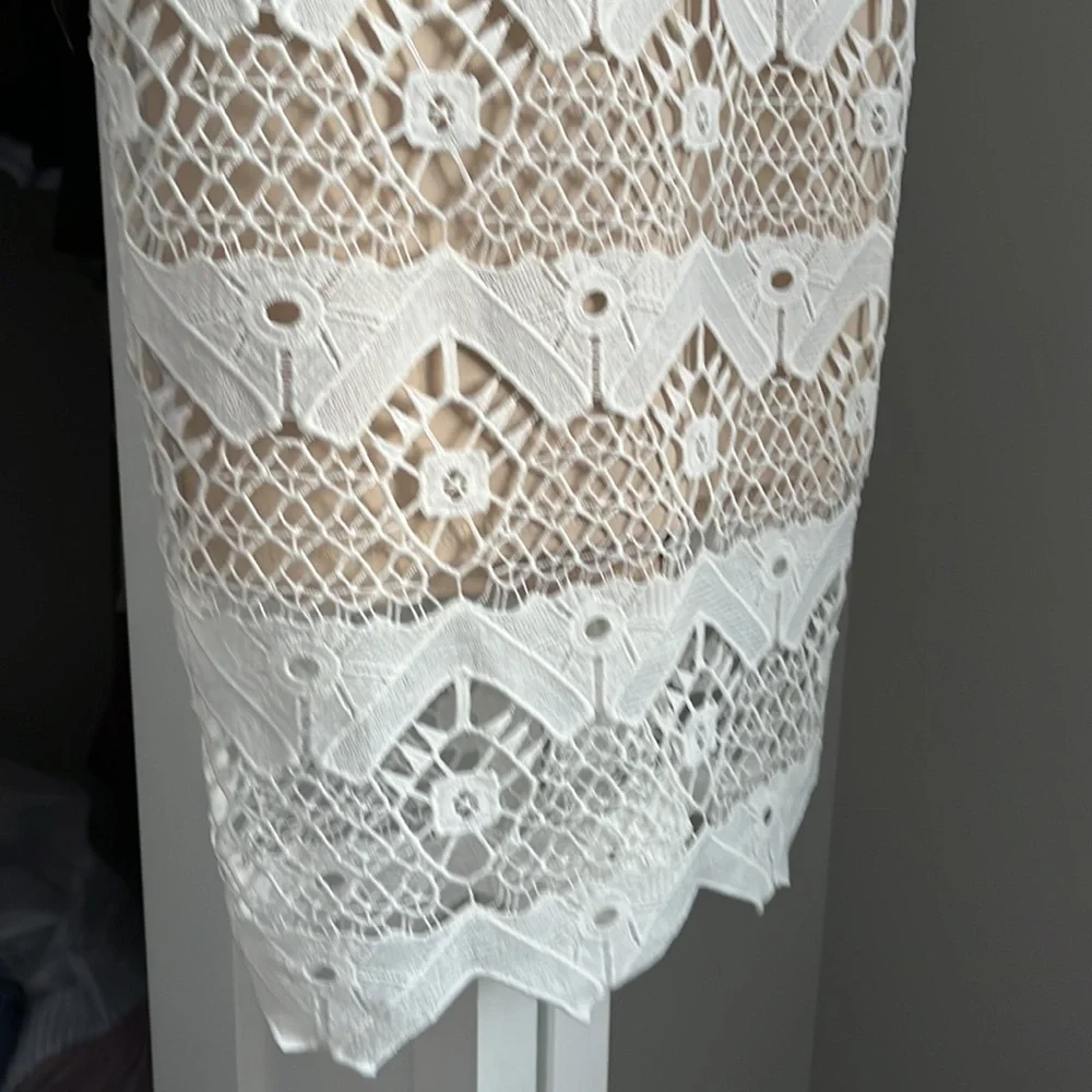 Lulu’s White & Beige Lace Dress, worn once - Picture 6 of 7